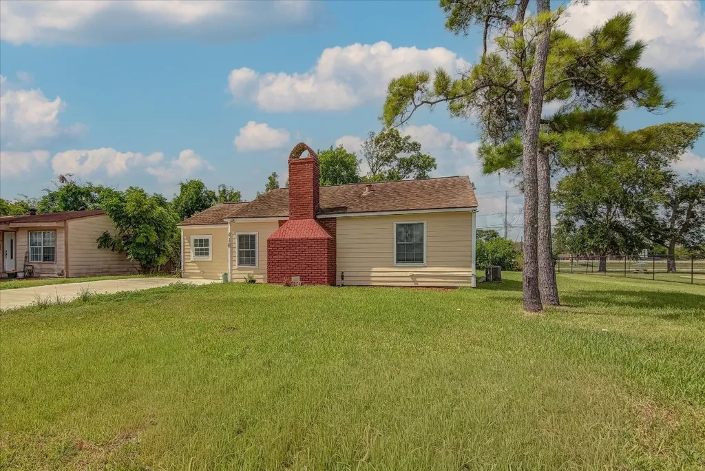 418 Azalea Street Lake Jackson TX 77566