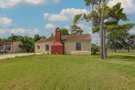 418 Azalea Street Lake Jackson TX 77566