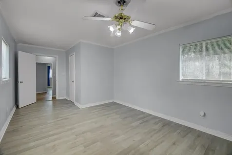 418 Azalea Street Lake Jackson TX 77566