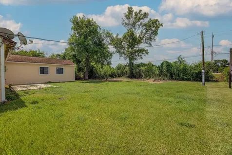 418 Azalea Street Lake Jackson TX 77566