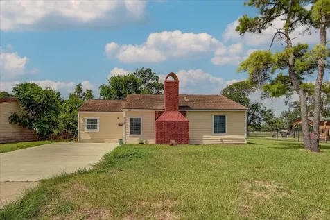 418 Azalea Street Lake Jackson TX 77566