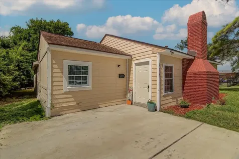 418 Azalea Street Lake Jackson TX 77566