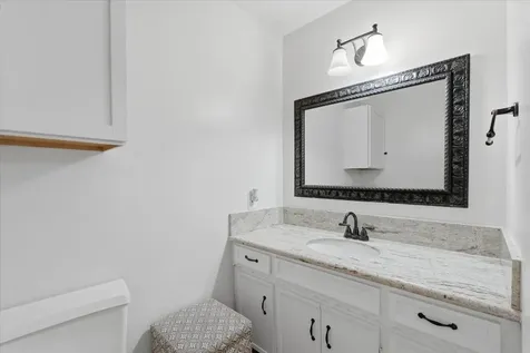 4014 Pin Oak Drive Mont Belvieu TX 77523