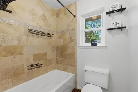 4014 Pin Oak Drive Mont Belvieu TX 77523