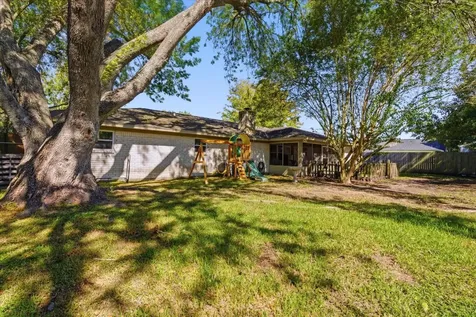 4014 Pin Oak Drive Mont Belvieu TX 77523