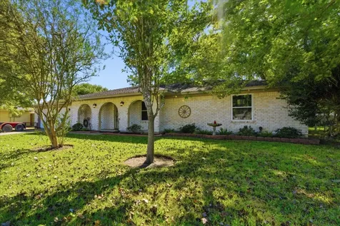 4014 Pin Oak Drive Mont Belvieu TX 77523