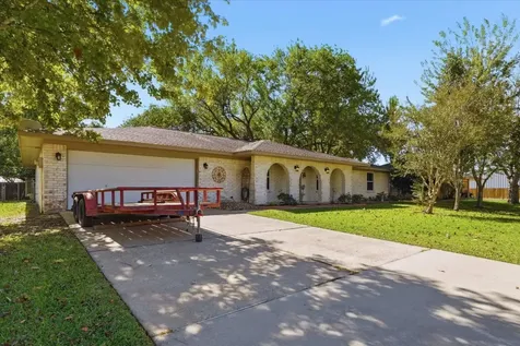 4014 Pin Oak Drive Mont Belvieu TX 77523