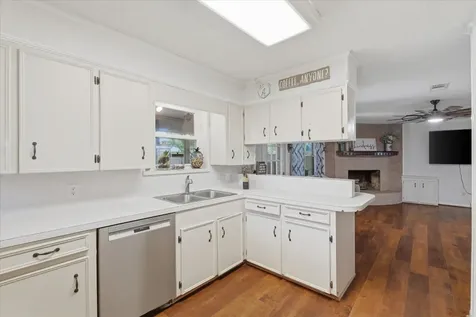 4014 Pin Oak Drive Mont Belvieu TX 77523
