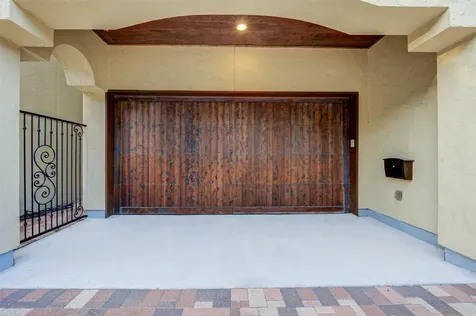 1809 W 24th Street Houston TX 77008