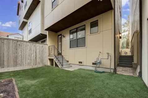 1809 W 24th Street Houston TX 77008