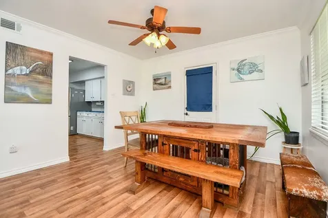 204 S Bay Boulevard Palacios TX 77465