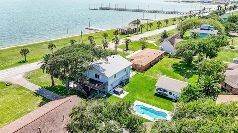 204 S Bay Boulevard Palacios TX 77465
