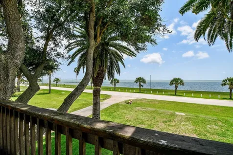 204 S Bay Boulevard Palacios TX 77465