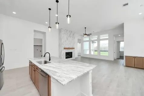 9514 Chateau Hill Iowa Colony TX 77578