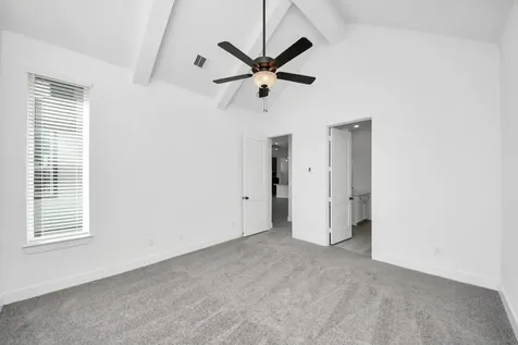 9514 Chateau Hill Iowa Colony TX 77578