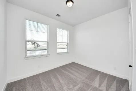 9514 Chateau Hill Iowa Colony TX 77578