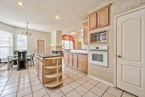 6806 Rhodes Court Missouri City TX 77459