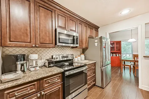 42 Hideaway Drive Friendswood TX 77546