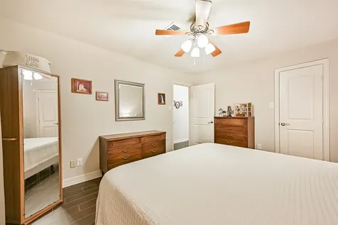 42 Hideaway Drive Friendswood TX 77546