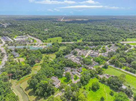 42 Hideaway Drive Friendswood TX 77546