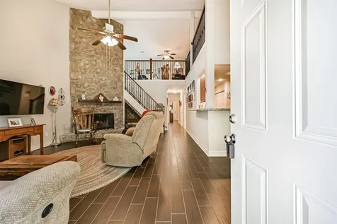 42 Hideaway Drive Friendswood TX 77546