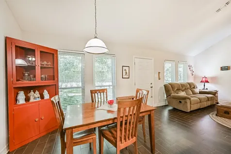 42 Hideaway Drive Friendswood TX 77546