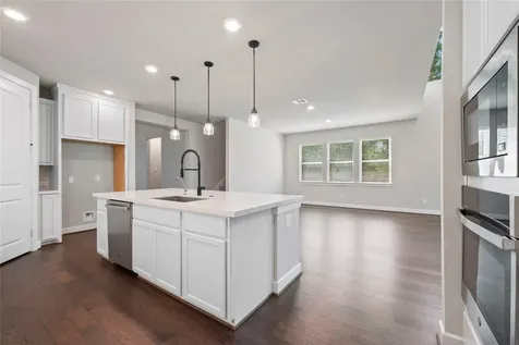 103 E Christine Manor Drive Montgomery TX 77316