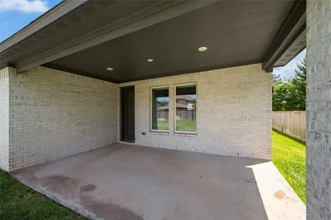 103 E Christine Manor Drive Montgomery TX 77316