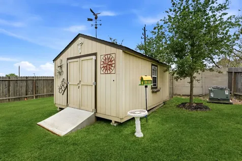693 Forest Bend Lane La Marque TX 77568