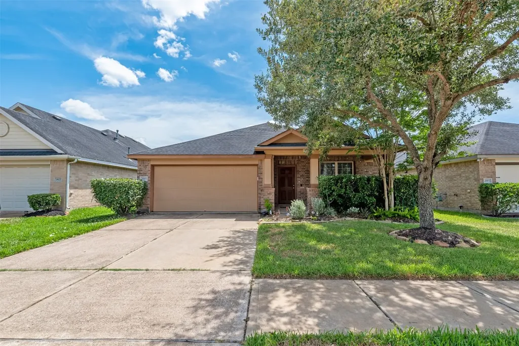 2003 Lansing Cove Drive Fresno TX 77545