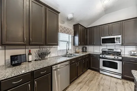 2003 Lansing Cove Drive Fresno TX 77545