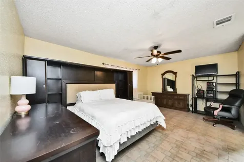 12026 Sela Lane Houston TX 77072