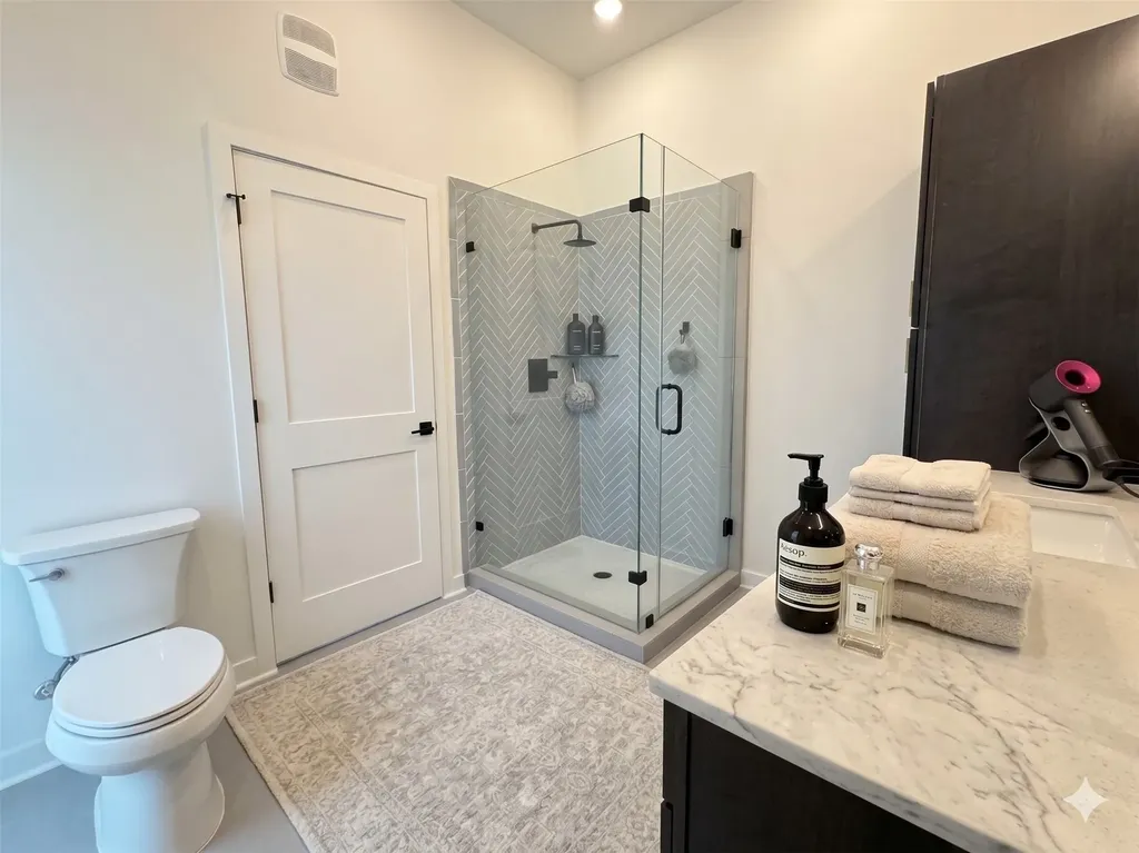2000 Riverside Farms 20102 Austin TX 78741