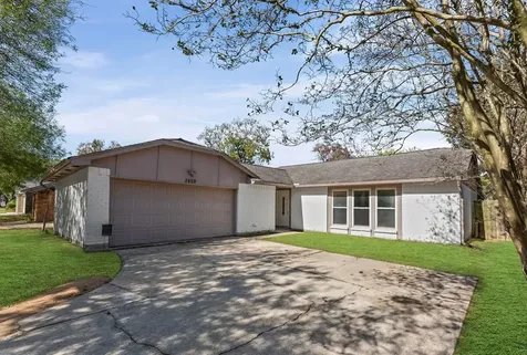 2808 Pinewood Dr Drive League City TX 77573