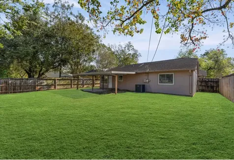 2808 Pinewood Dr Drive League City TX 77573
