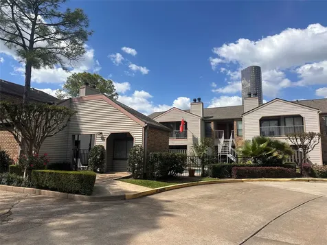 2025 Augusta Drive 804 Houston TX 77057