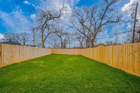 918 Saint Clair Street B Houston TX 77088
