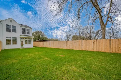 918 Saint Clair Street B Houston TX 77088