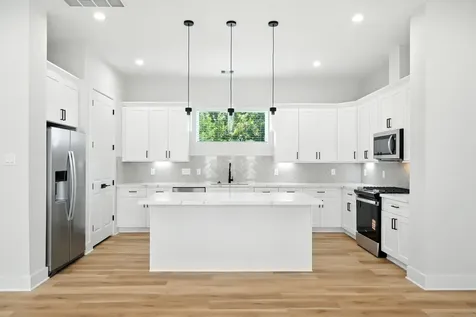 2304 Hoskins Drive F Houston TX 77080