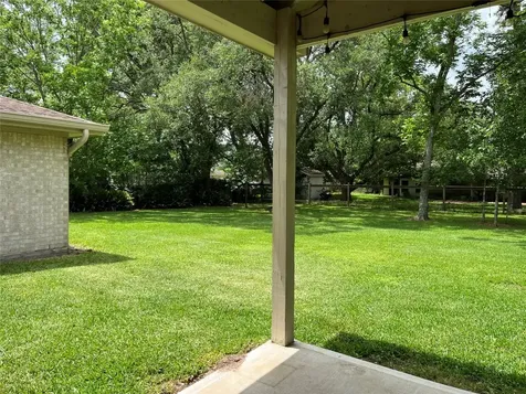 304 S Shadowbend Avenue Friendswood TX 77546