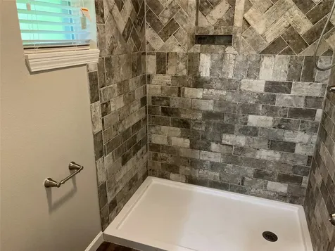 304 S Shadowbend Avenue Friendswood TX 77546