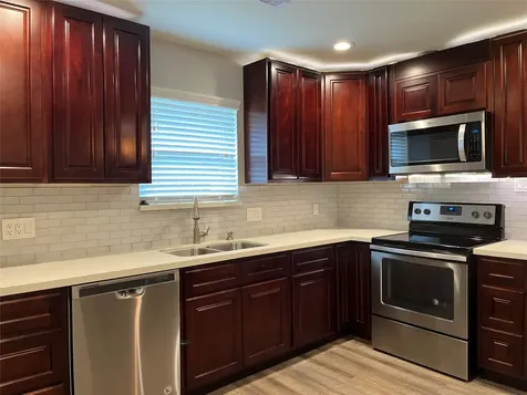 304 S Shadowbend Avenue Friendswood TX 77546