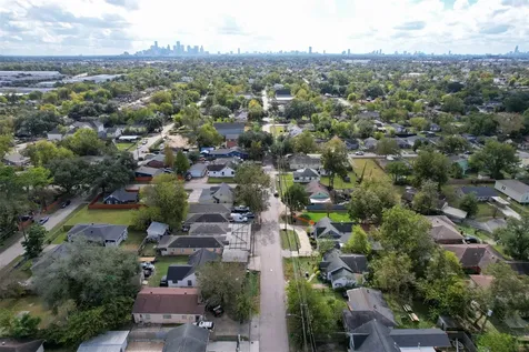 4303 Castor Street Houston TX 77022