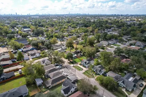4303 Castor Street Houston TX 77022
