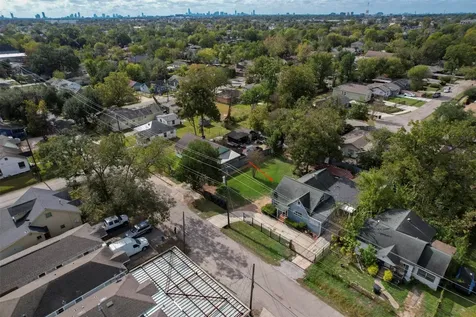 4303 Castor Street Houston TX 77022