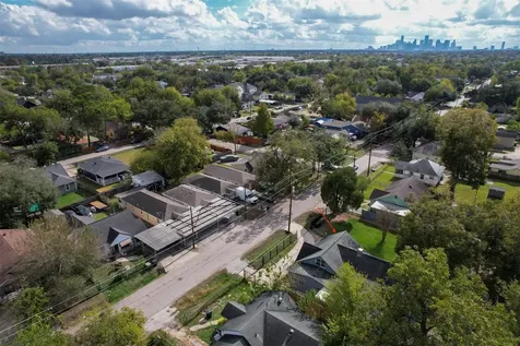 4303 Castor Street Houston TX 77022