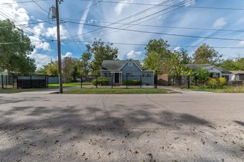 4303 Castor Street Houston TX 77022