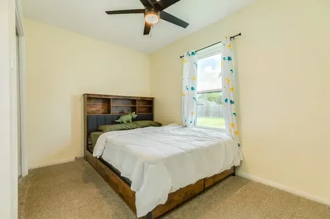 318 S Amherst Drive West Columbia TX 77486