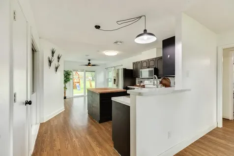 318 S Amherst Drive West Columbia TX 77486