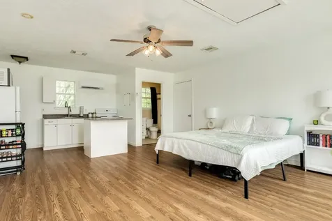 318 S Amherst Drive West Columbia TX 77486
